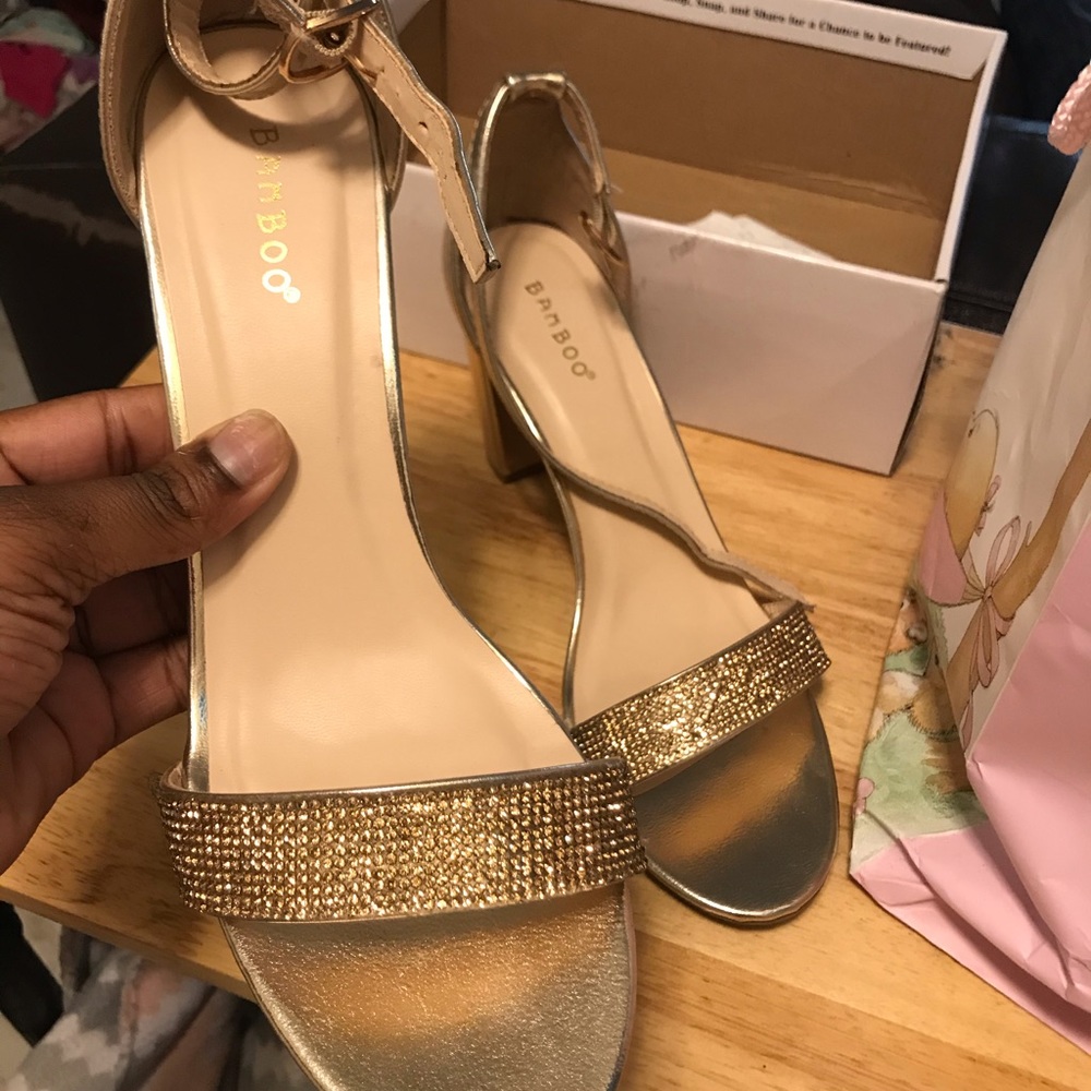 Shoes - Picture 4 of 4